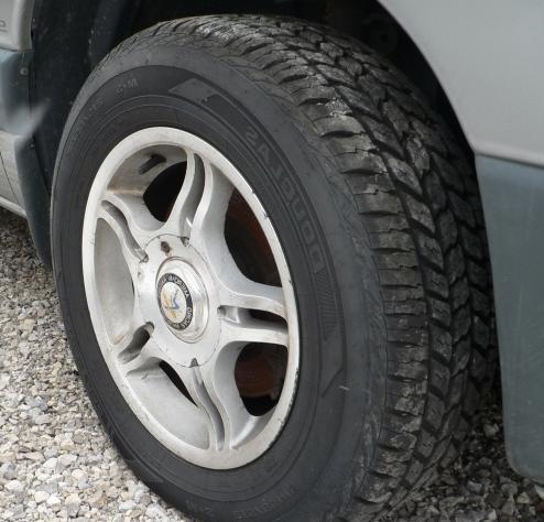 Presiunea optimă a pneurilor - o garanție a conducerii în condiții de siguranță