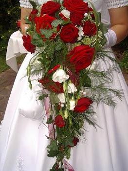 Ce pot face buchetele de nunta de trandafiri