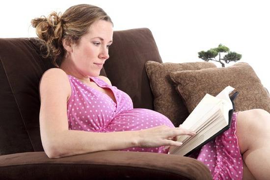 De ce femeile gravide nu pot dormi pe spate: îngrijirea viitorului copil