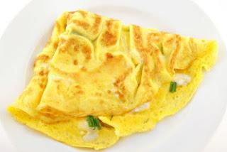 Cum sa faci o omeleta cu lapte rapid si delicios