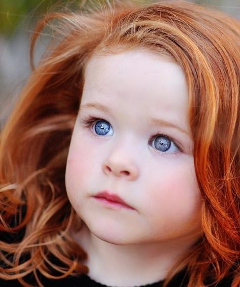 Care este cea mai bună culoare a părului pentru ochii albaștri?