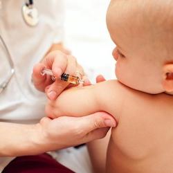 Pentru ce este folosit vaccinul pneumococic și ce complicații provoacă?